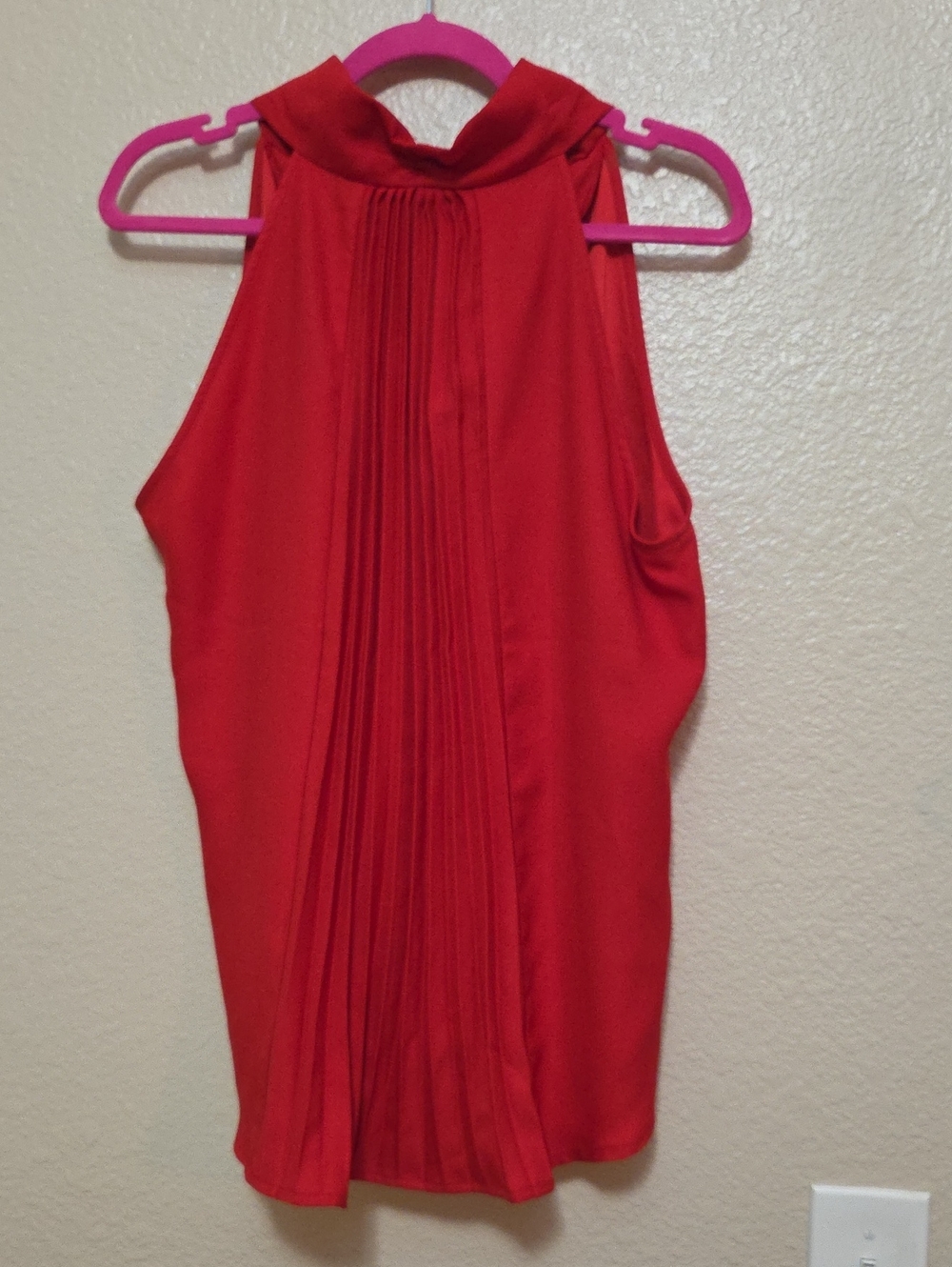 Women's Red Pleated High-Neck Sleeveless Camisole